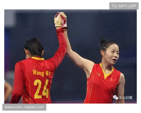 老将刘伟跪别拳台:25年汗水化作深情一吻